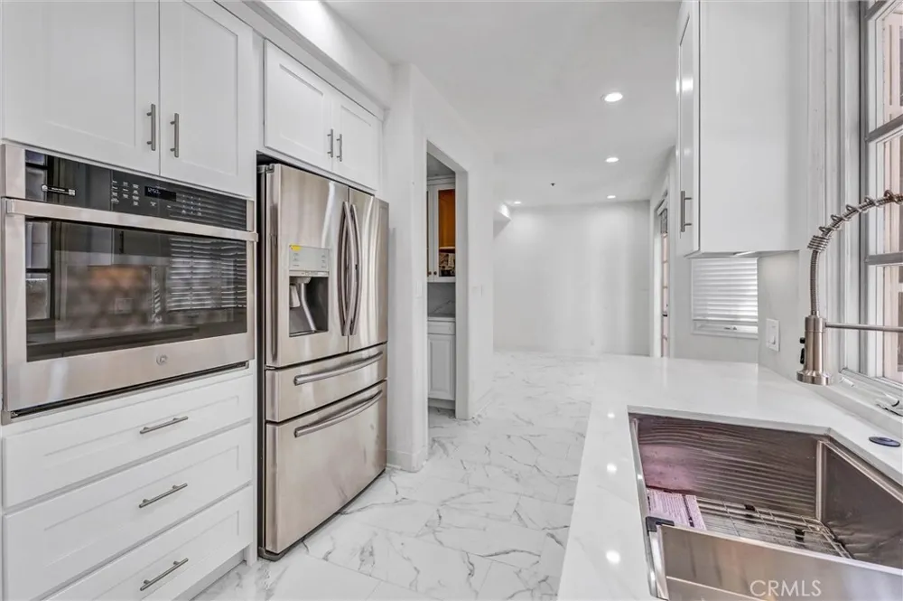 309 Almont Drive Beverly Hills, CA 90211
