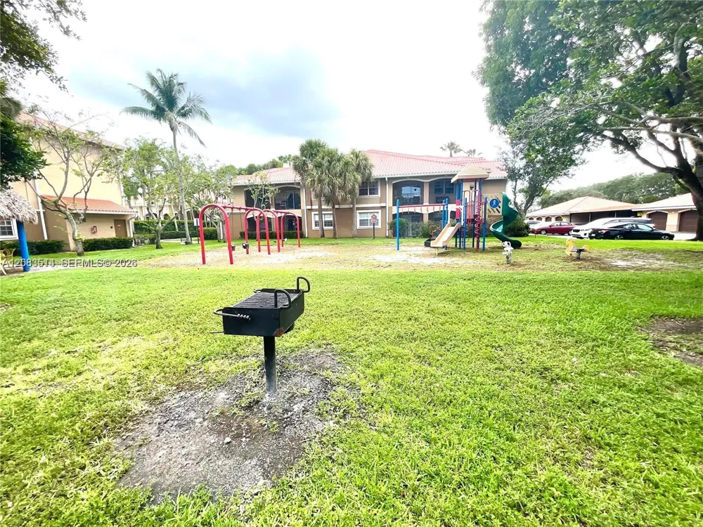 11631 SW 2nd St #20104 Pembroke Pines, FL 33025