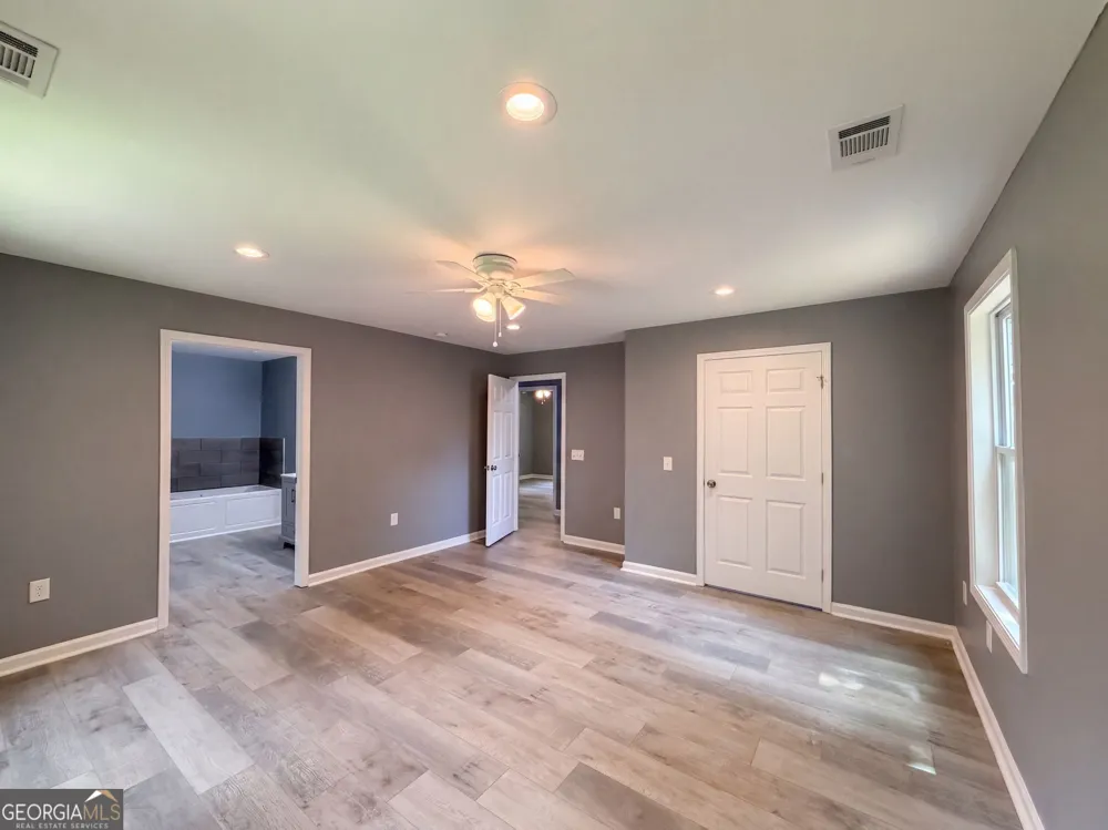 201 Deerfield LN Carrollton, GA 30116