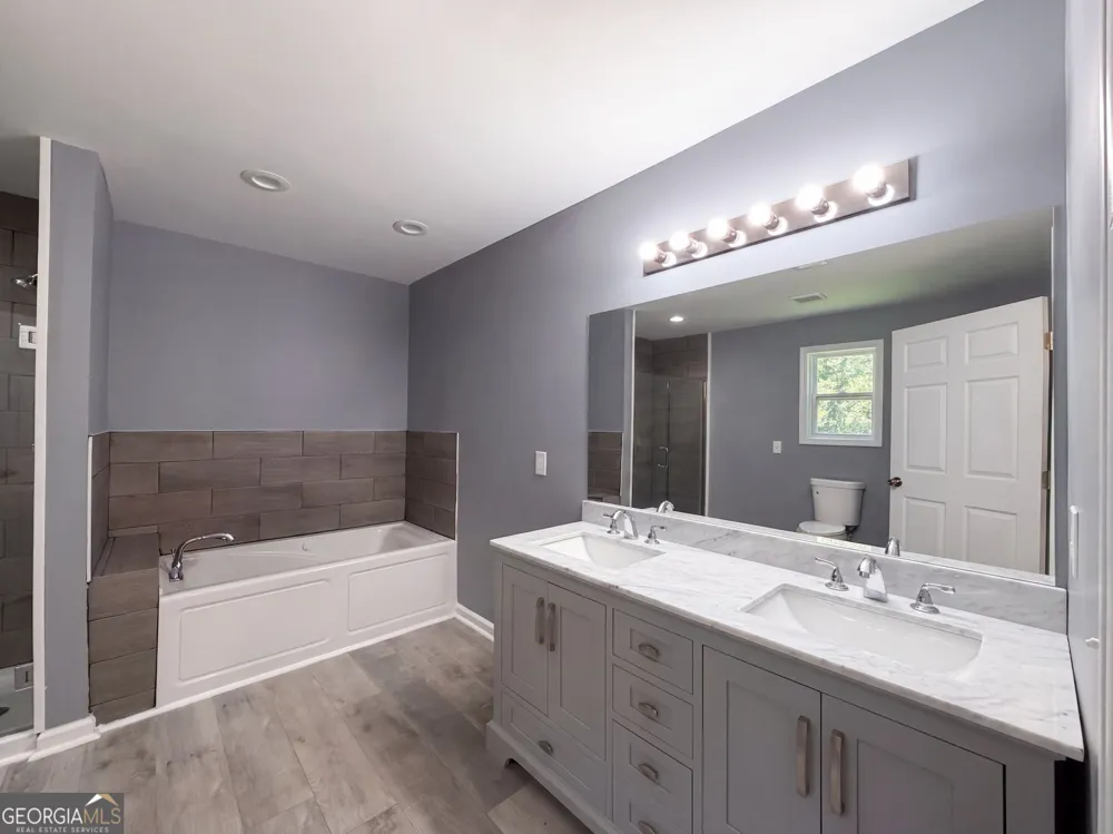 201 Deerfield LN Carrollton, GA 30116