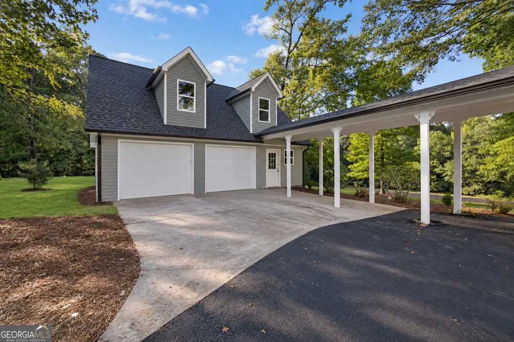 287 Rising Star RD Fayetteville, GA 30215