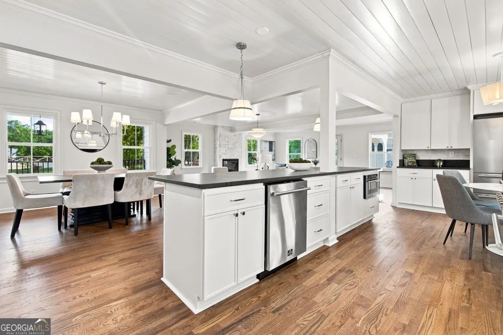 287 Rising Star RD Fayetteville, GA 30215