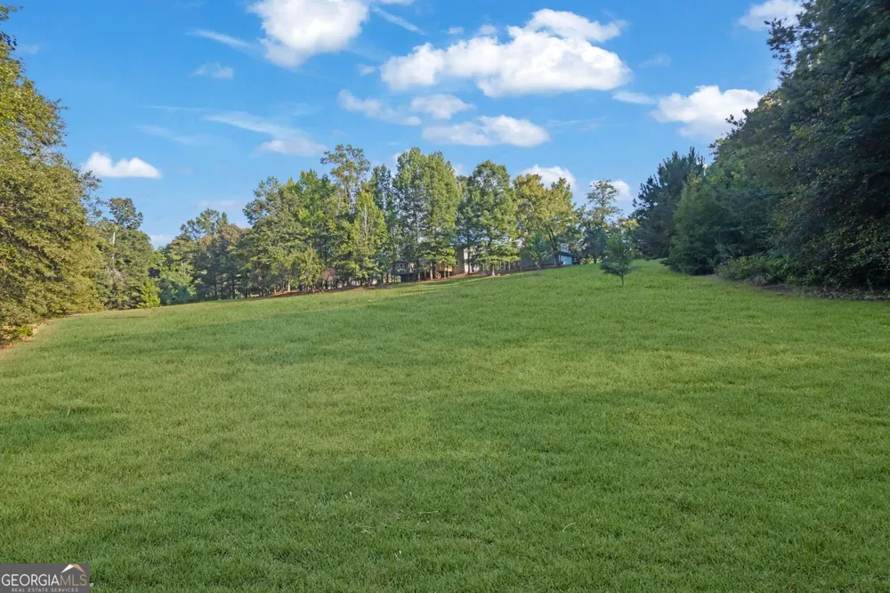 287 Rising Star RD Fayetteville, GA 30215