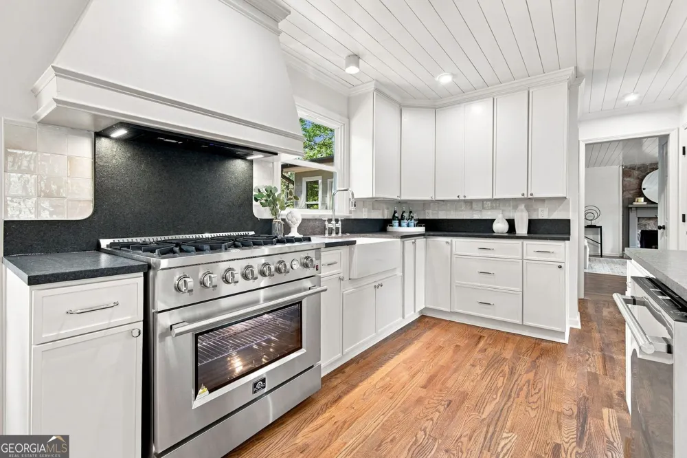 287 Rising Star RD Fayetteville, GA 30215