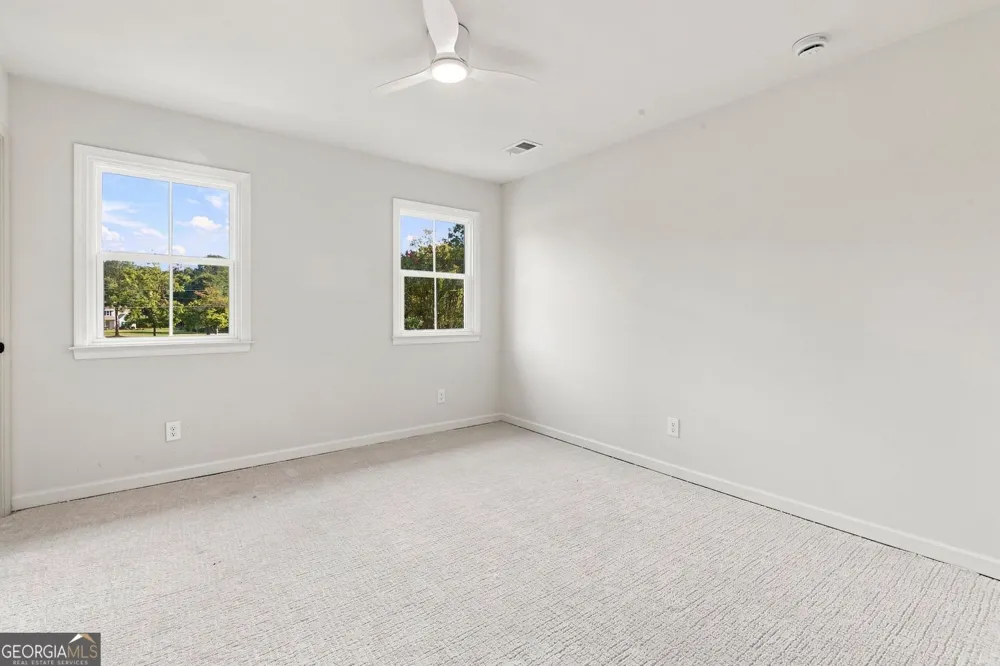 287 Rising Star RD Fayetteville, GA 30215
