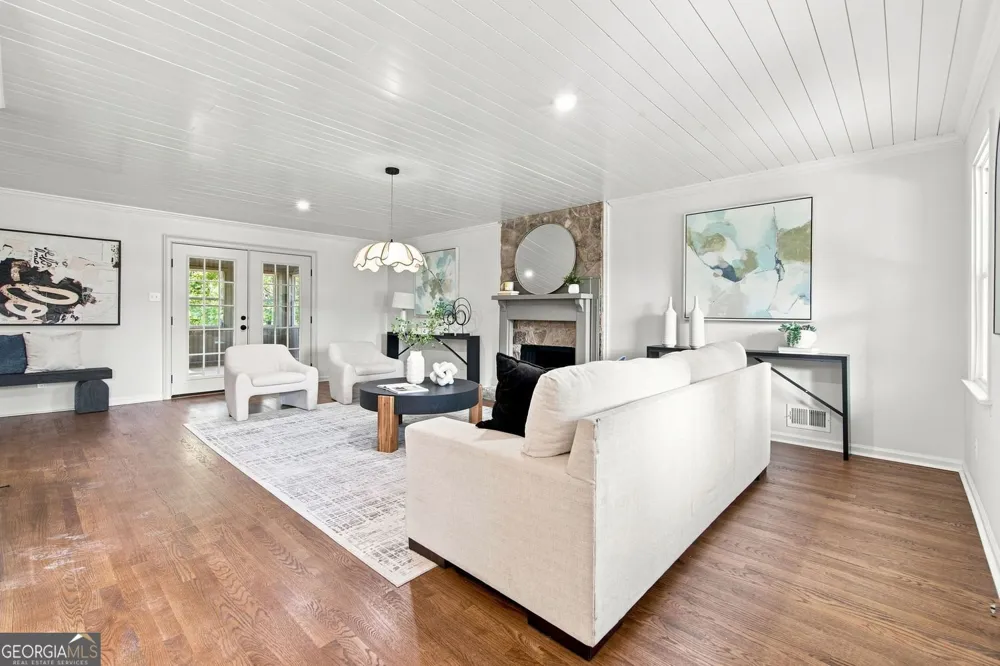 287 Rising Star RD Fayetteville, GA 30215