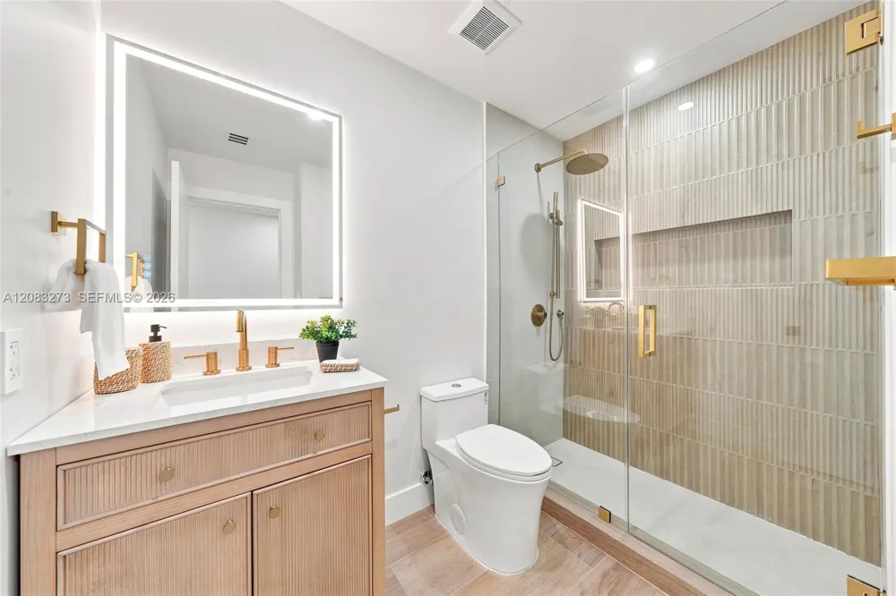 13300 SW 99th Ter Miami, FL 33186