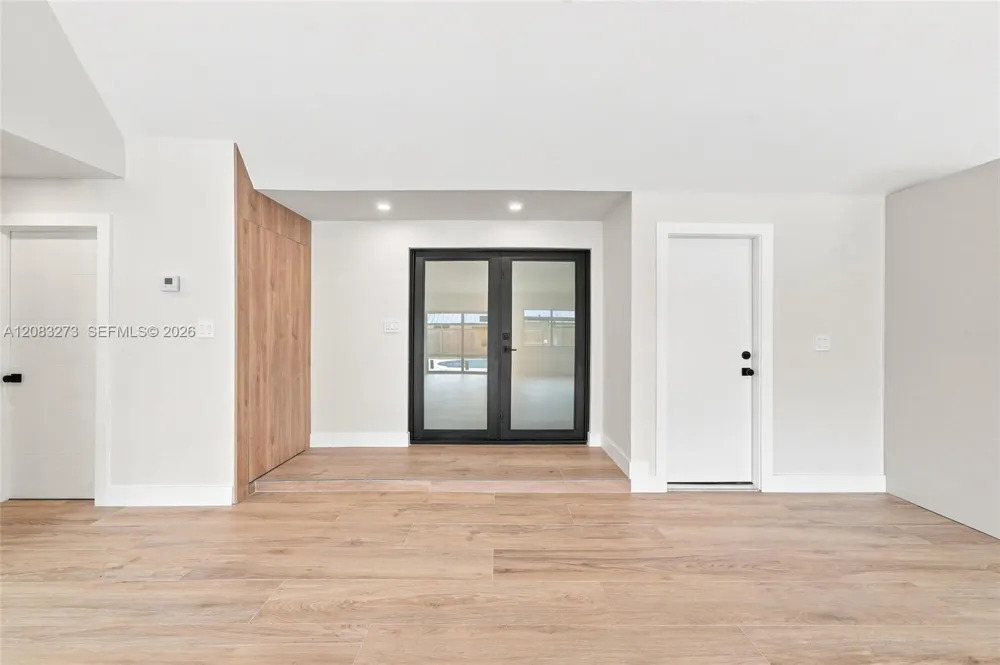 13300 SW 99th Ter Miami, FL 33186