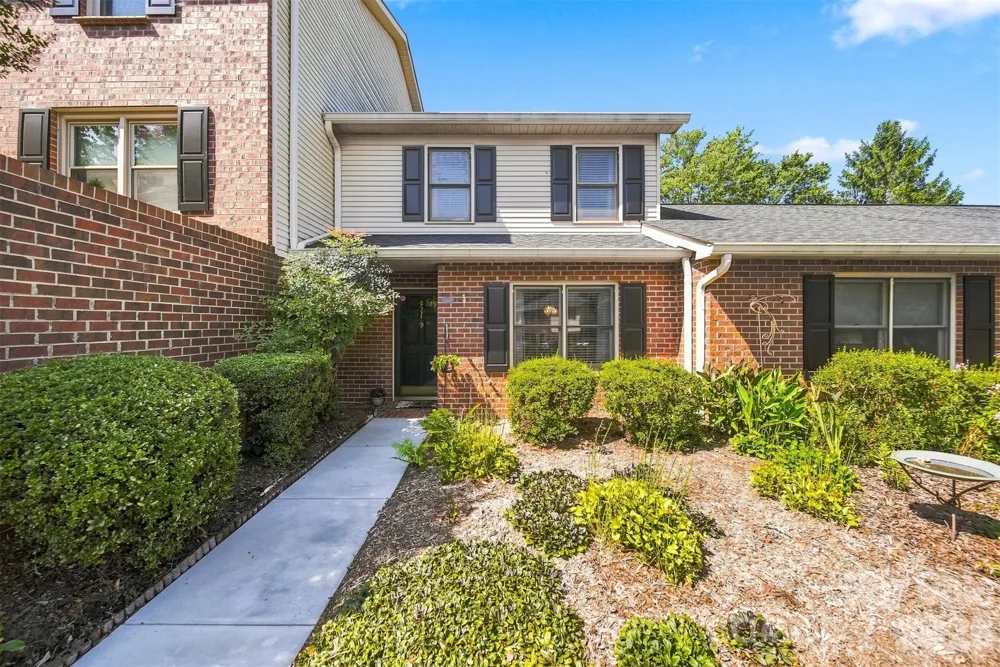921 21st Avenue NE Hickory, NC 28601