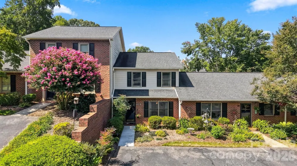 921 21st Avenue NE Hickory, NC 28601