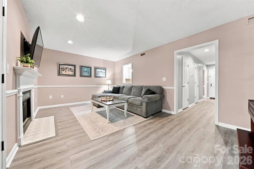 921 21st Avenue NE Hickory, NC 28601
