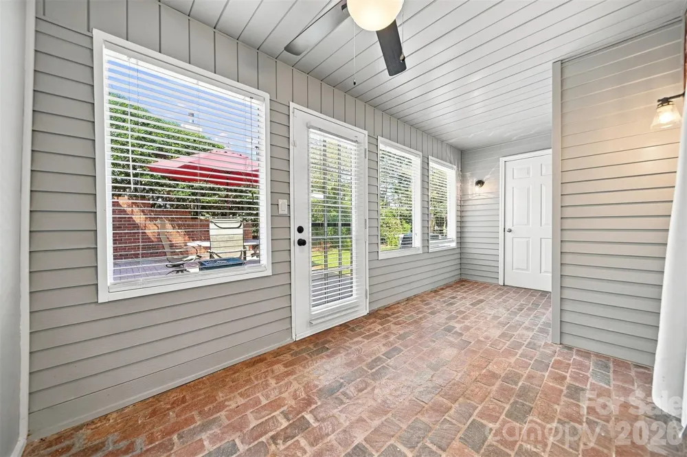 921 21st Avenue NE Hickory, NC 28601