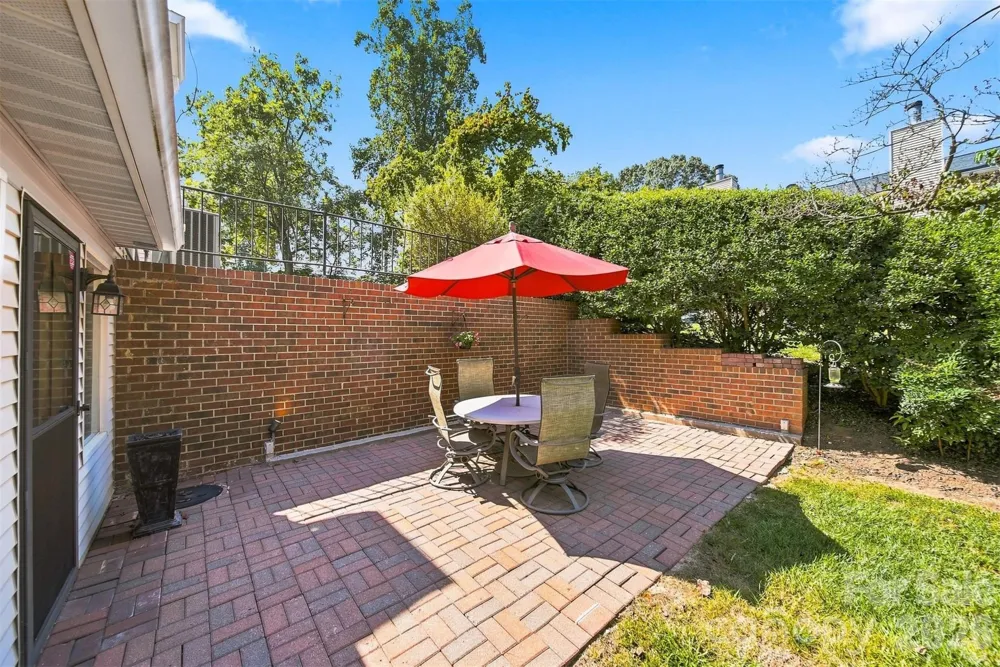921 21st Avenue NE Hickory, NC 28601