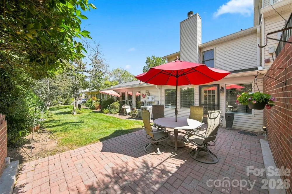 921 21st Avenue NE Hickory, NC 28601