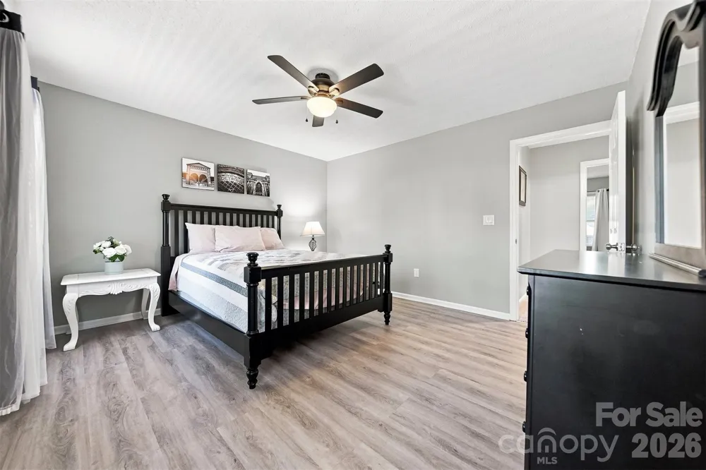 921 21st Avenue NE Hickory, NC 28601