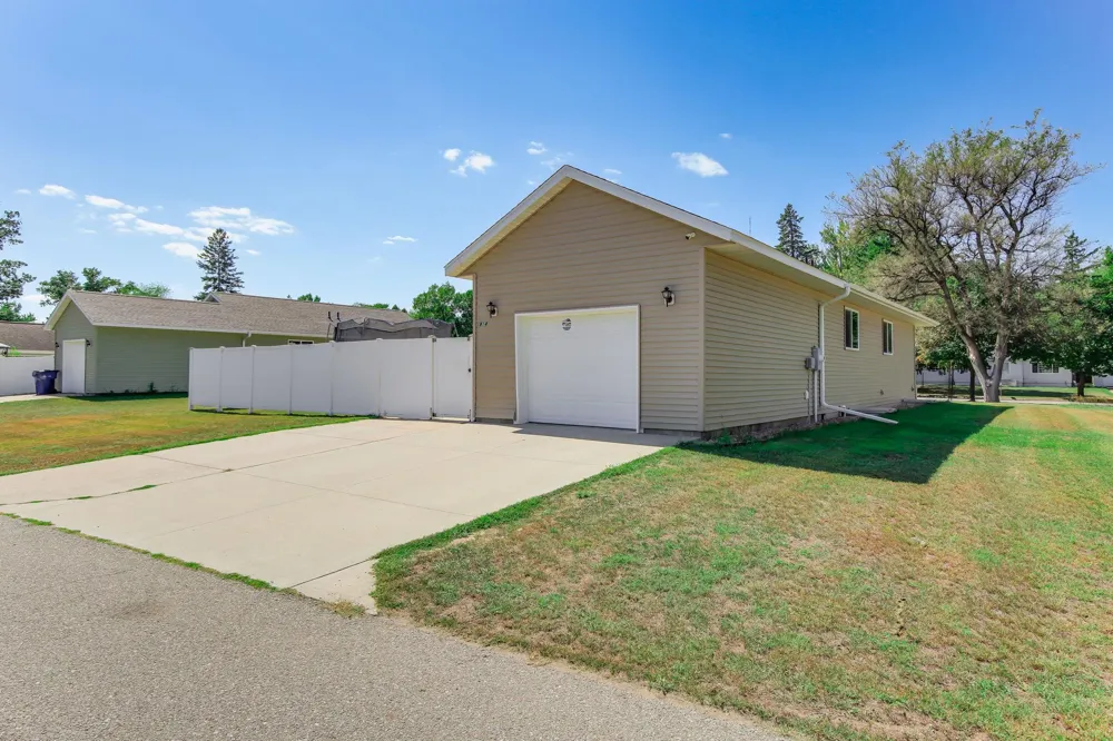 1814 Clearwater Road Saint Cloud, MN 56301
