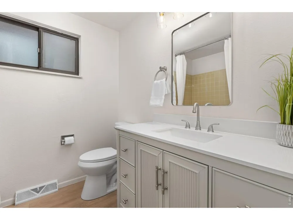 925 Bragg Place Longmont, CO 80501