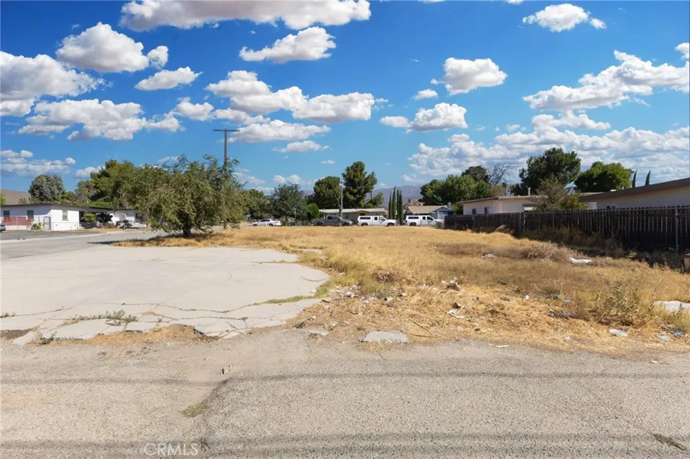 1174 W Hays St Banning, CA 92220