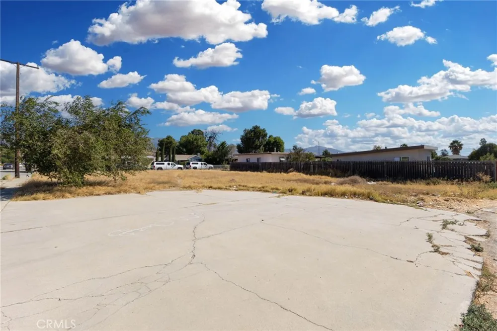 1174 W Hays St Banning, CA 92220