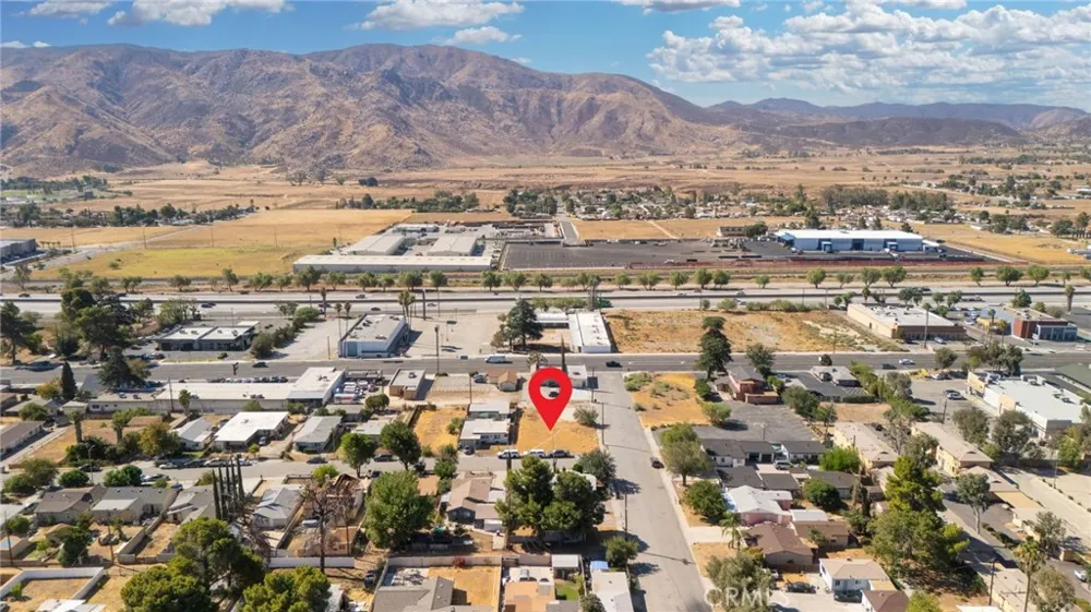 1174 W Hays St Banning, CA 92220