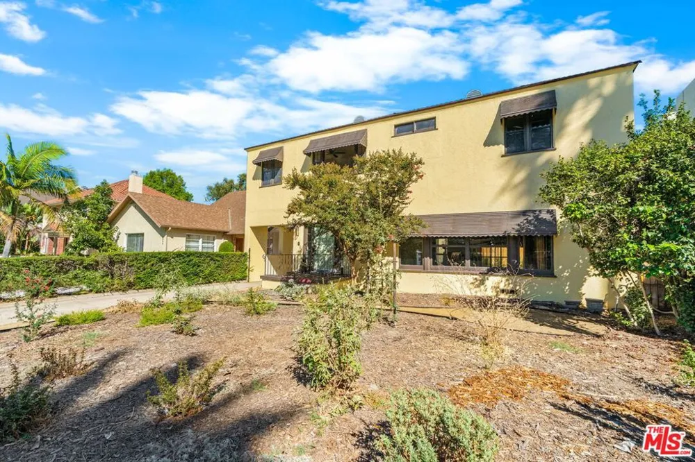 1838 S Victoria Avenue Los Angeles, CA 90019
