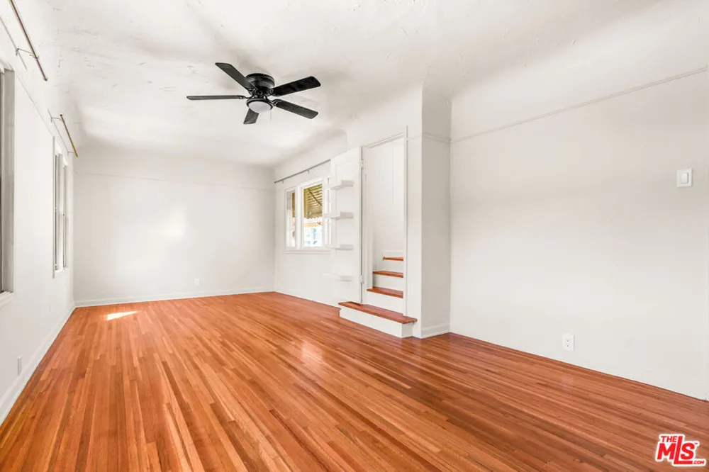 1838 S Victoria Avenue Los Angeles, CA 90019