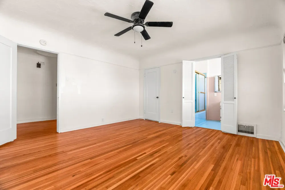1838 S Victoria Avenue Los Angeles, CA 90019