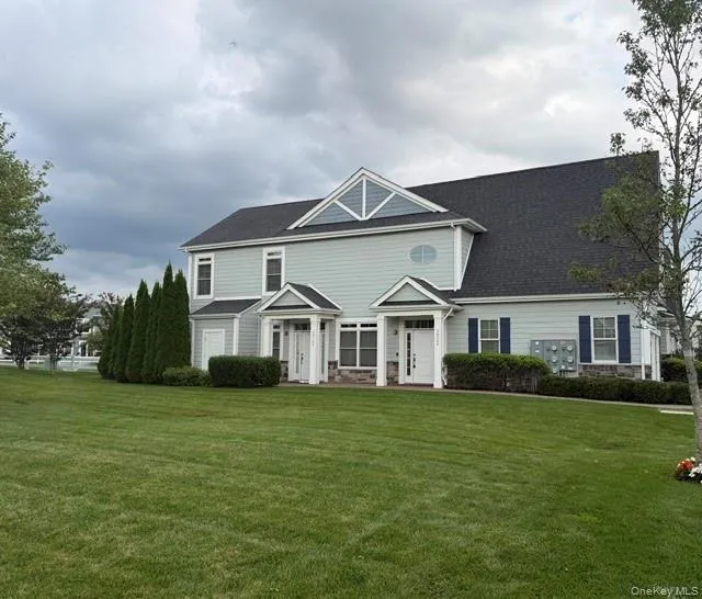 38204 Winterberry Drive Plainview, NY 11803