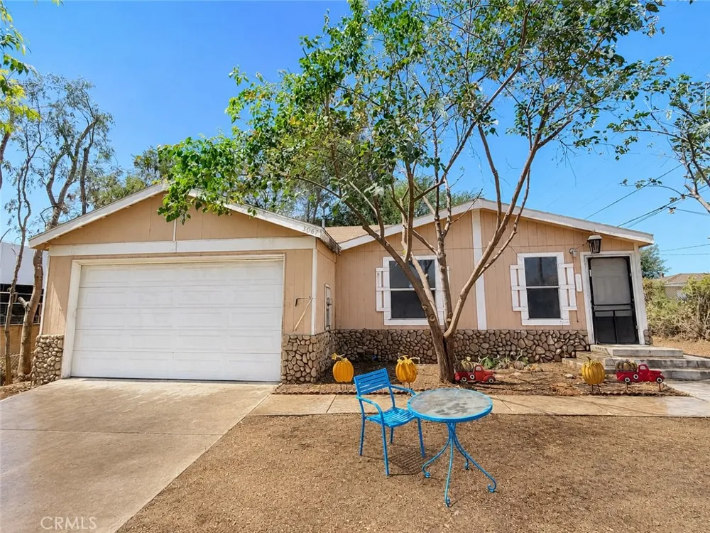 3067 Carl Riverside, CA 92507