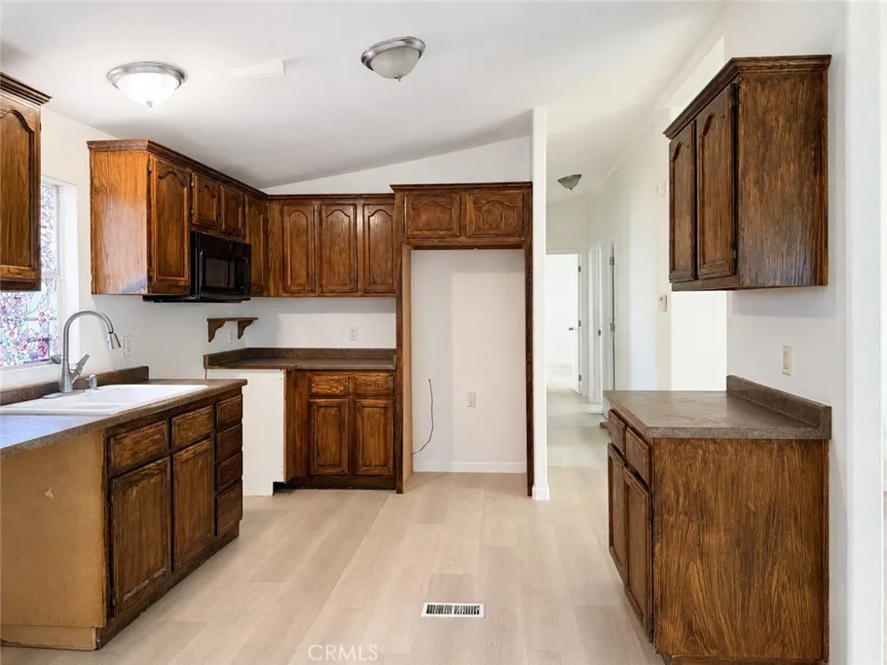 3067 Carl Riverside, CA 92507