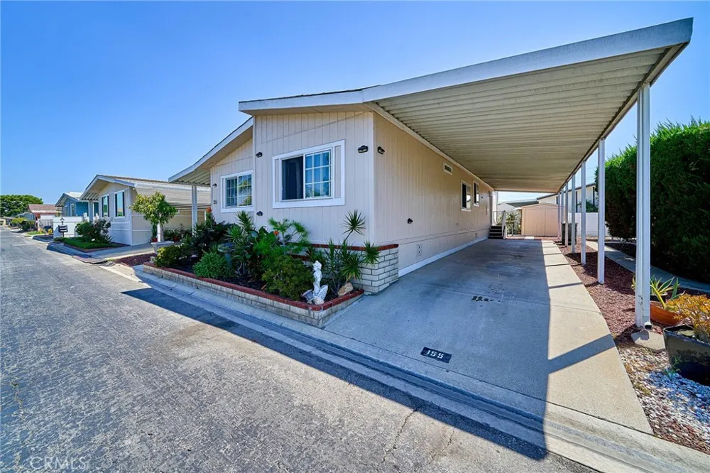 3595 Santa Fe #155 Long Beach, CA 90810
