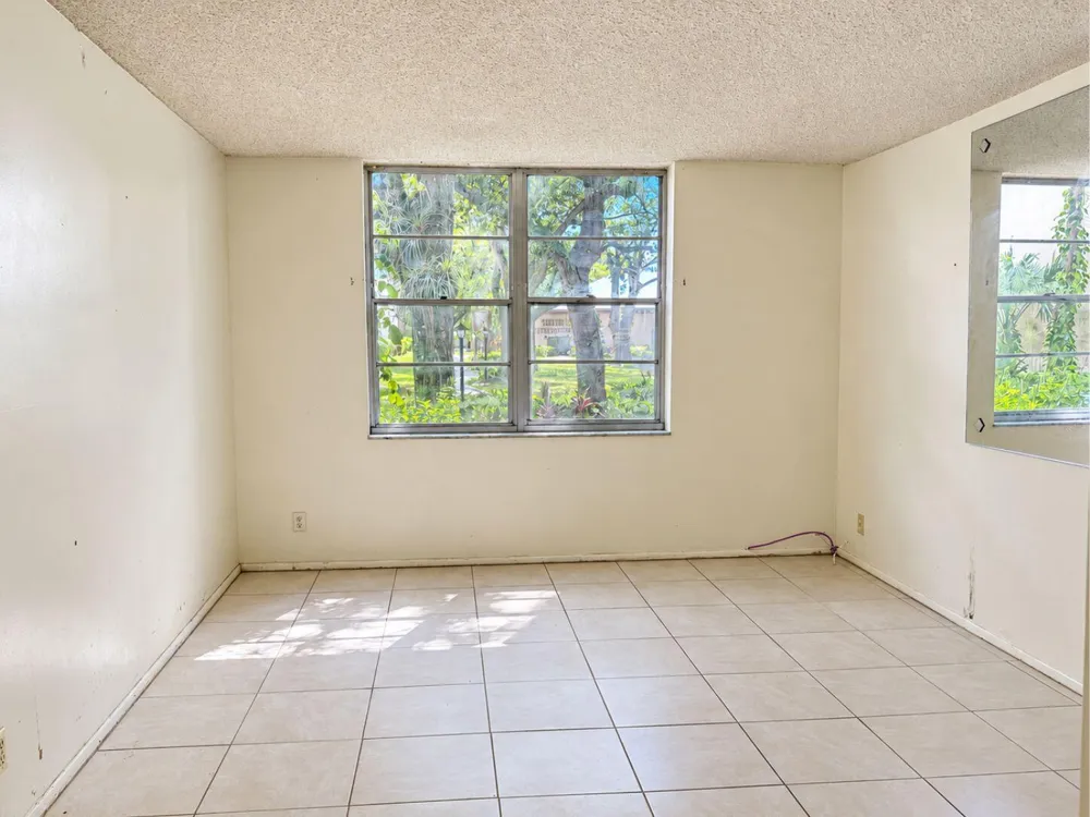 2650 NW 49TH AVENUE #118 Lauderdale Lakes, FL 33313