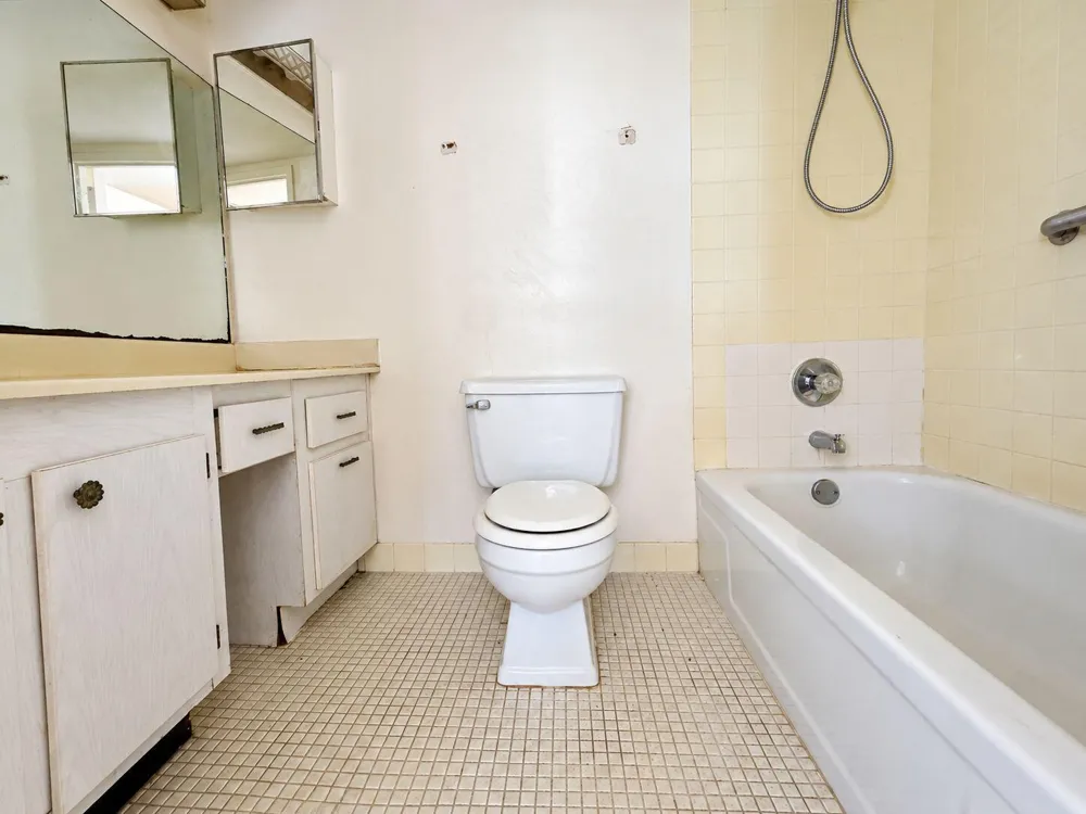 2650 NW 49TH AVENUE #118 Lauderdale Lakes, FL 33313