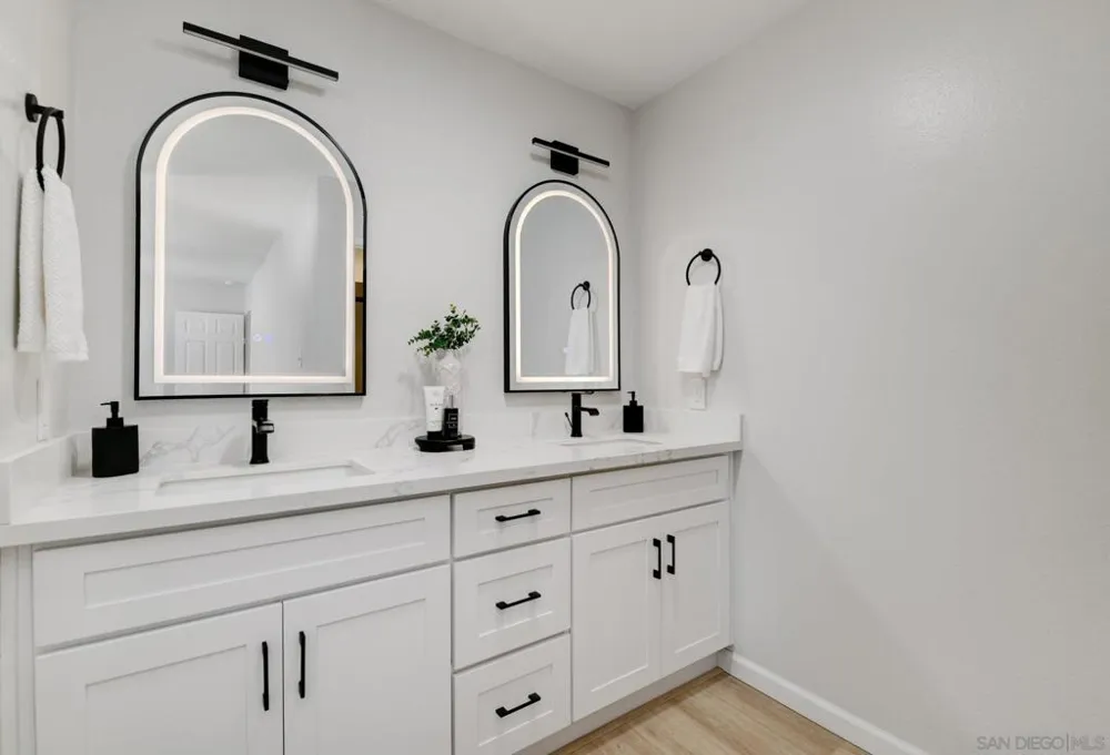 5285 Reservoir San Diego, CA 92115