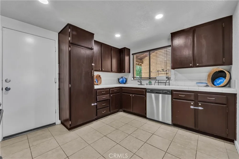 45115 18th Street W Lancaster, CA 93534
