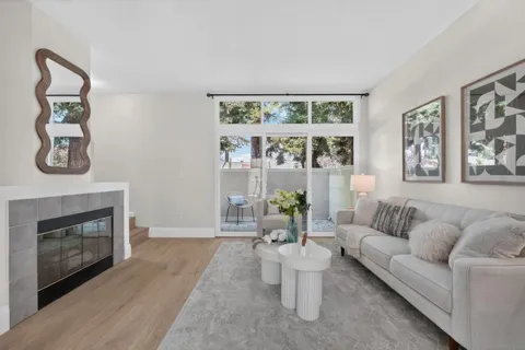 379 Dunsmuir Terrace #3