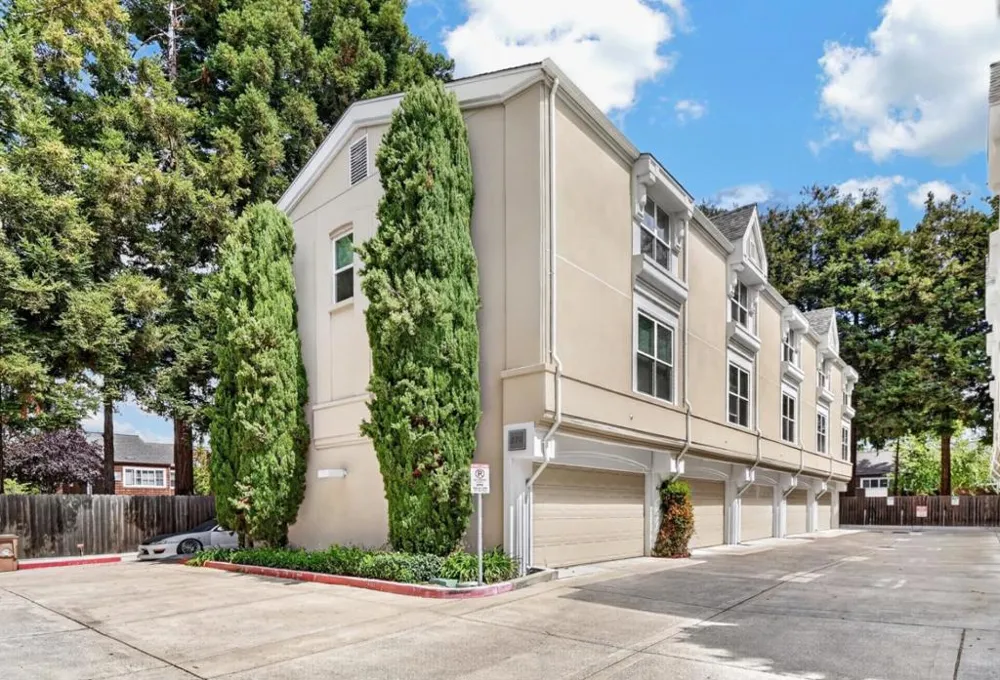 379 Dunsmuir Terrace #3 Sunnyvale, CA 94085