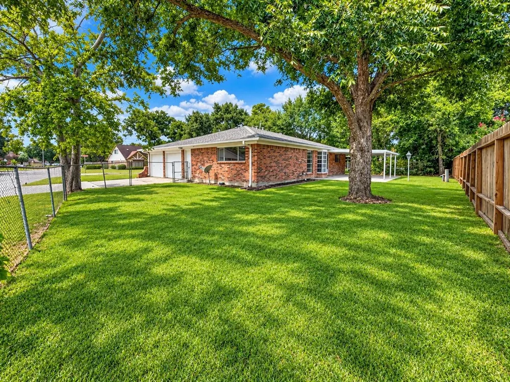 1802 Terrence Drive Stafford, TX 77477