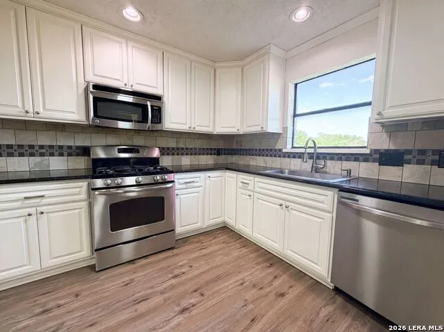1308 LONGHORN DR Floresville, TX 78114
