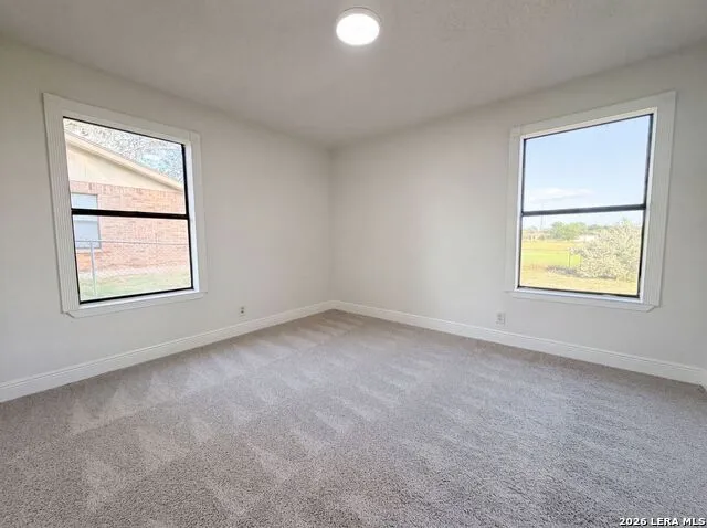 1308 LONGHORN DR Floresville, TX 78114