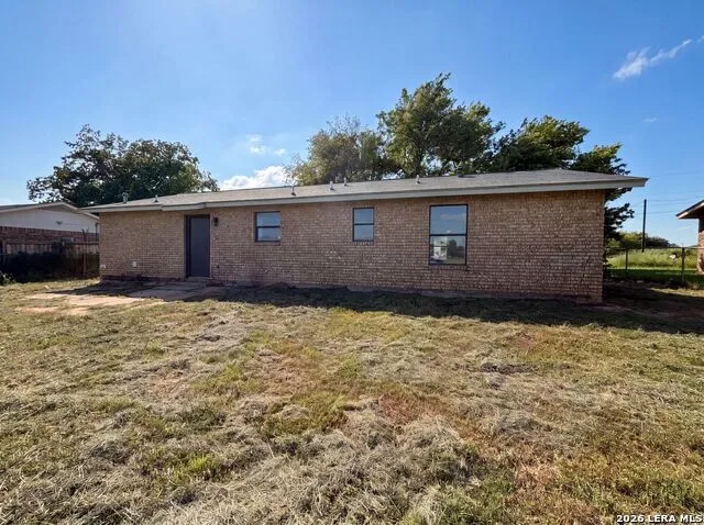 1308 LONGHORN DR Floresville, TX 78114