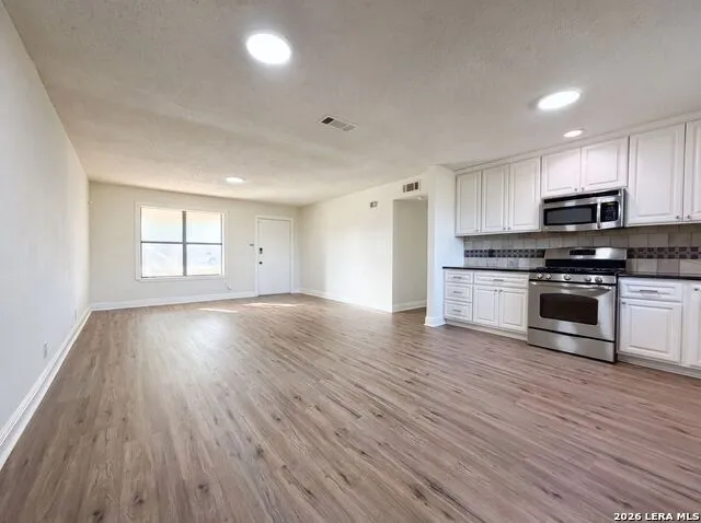 1308 LONGHORN DR Floresville, TX 78114