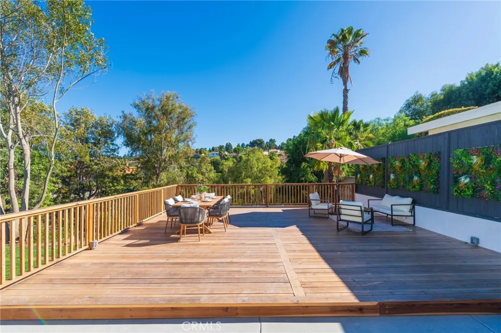 30 Santa Bella Rd Rolling Hills Estates, CA 90274