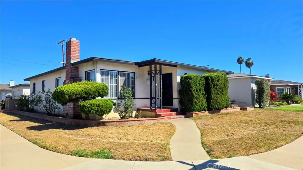 14100 S Mariposa Gardena, CA 90247