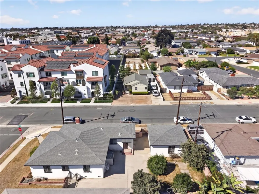14100 S Mariposa Gardena, CA 90247