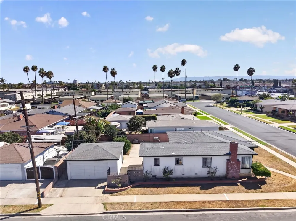 14100 S Mariposa Gardena, CA 90247