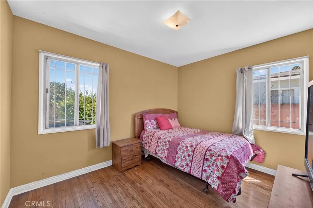14100 S Mariposa Gardena, CA 90247