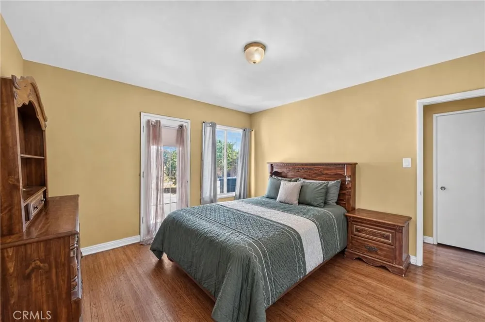 14100 S Mariposa Gardena, CA 90247