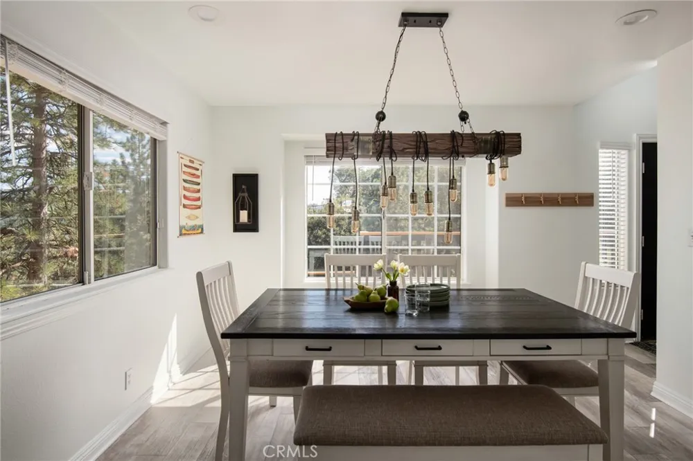 28824 Zion Drive Lake Arrowhead, CA 92352