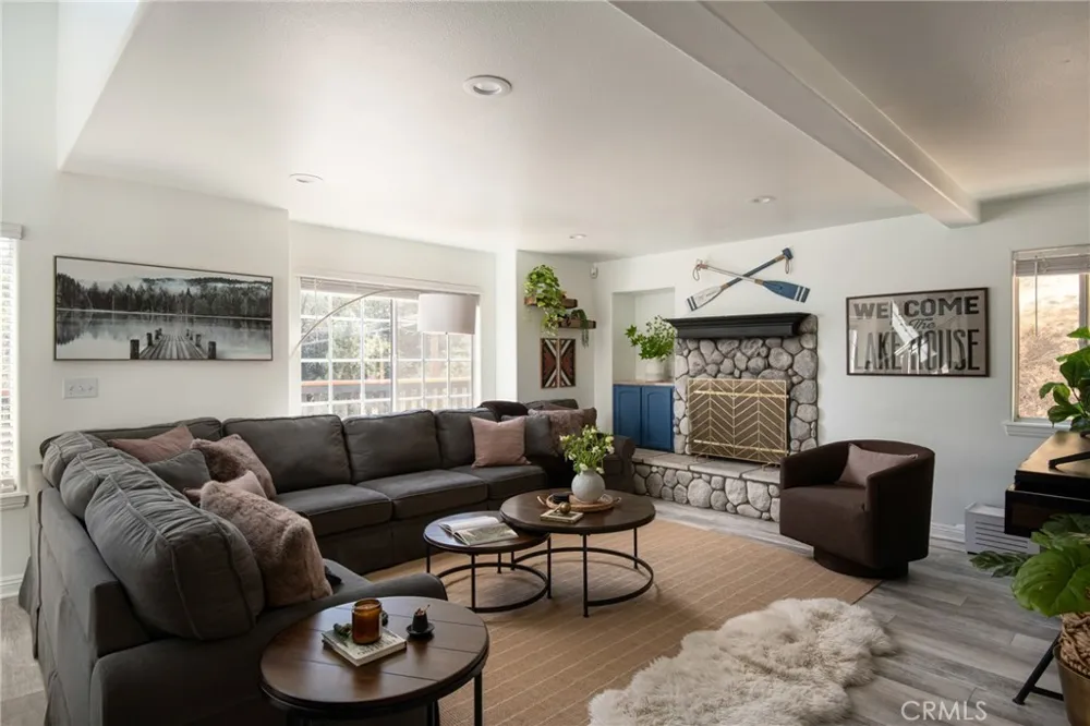 28824 Zion Drive Lake Arrowhead, CA 92352
